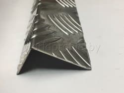 Уголок алюминиевый РИФЛЕНЫЙ 50х30 (2,0 м ) разнополочный